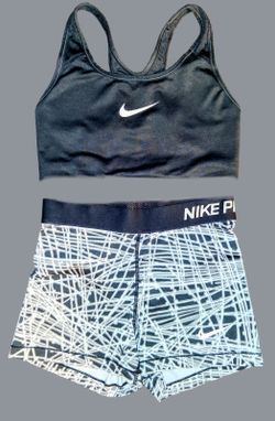 Nike Dri-FIT Sports Bra & Nike Pro Shorts Workout Set - Size S