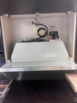 Bosch 500 Series 36 in. Pull-out Range Hood With Lights