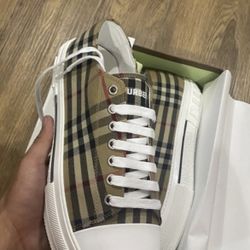 Burberry Shows