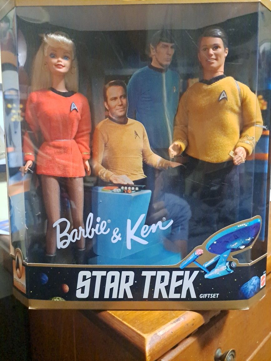 Star Track Barbie And Ken