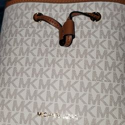 Michael Kors Bag Retaill At 228 