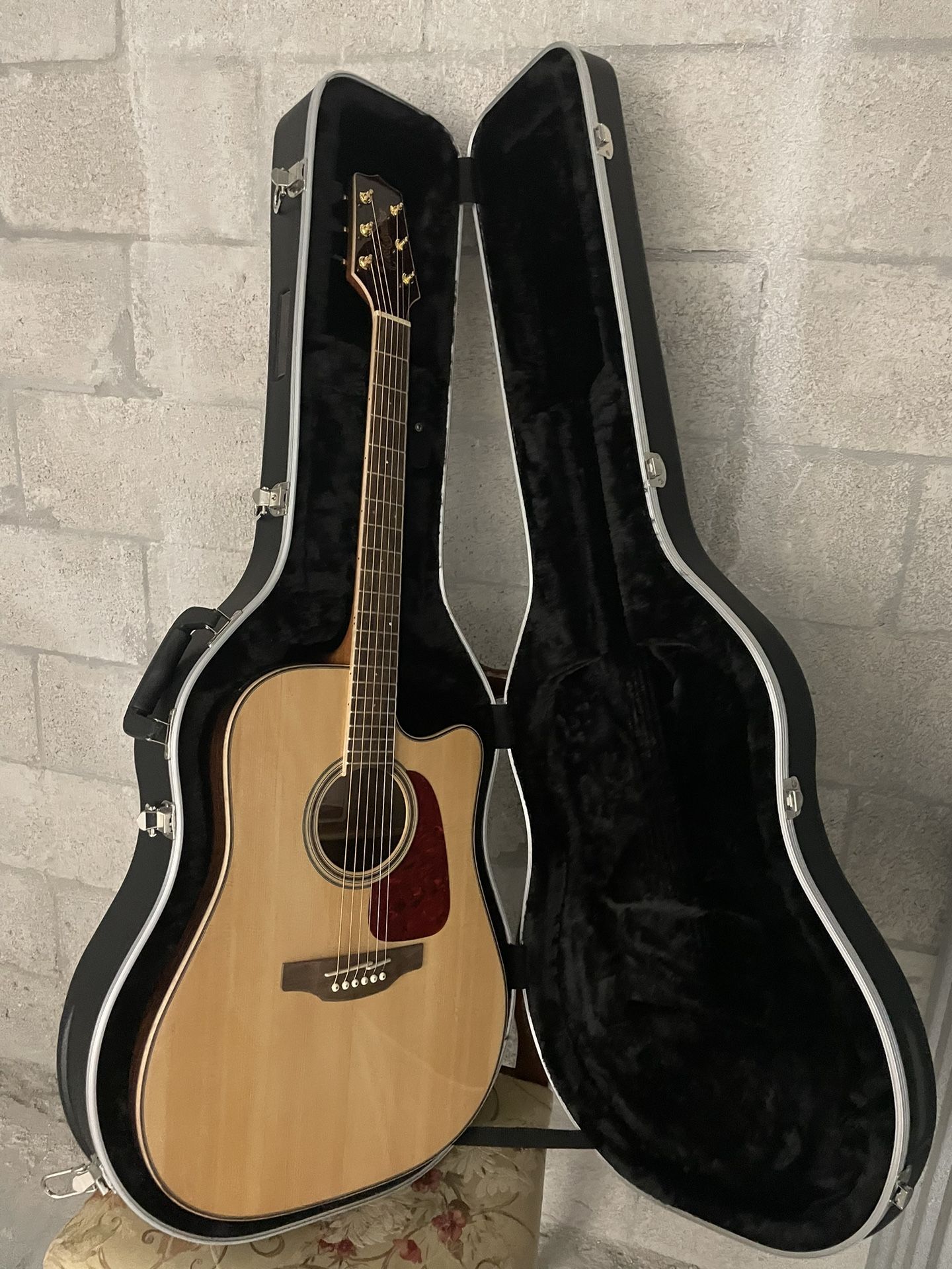 Acoustic Electric Guitar 