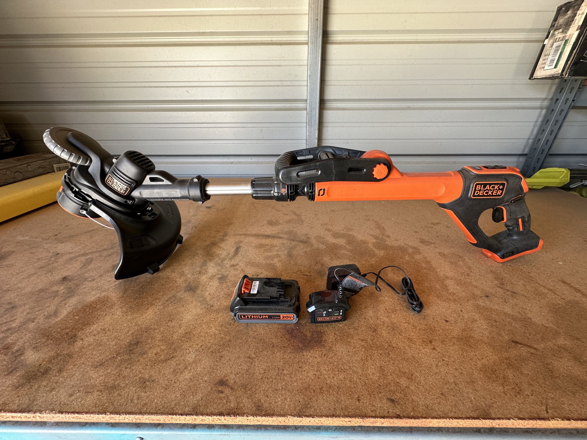 BLACK+DECKER 20V MAX Cordless Battery Powered String Trimmer Kit with (1)  1.5Ah Batterie & Charger for Sale in Bakersfield, CA - OfferUp