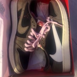 Travis Scott Jordan 1 Low Mocha 