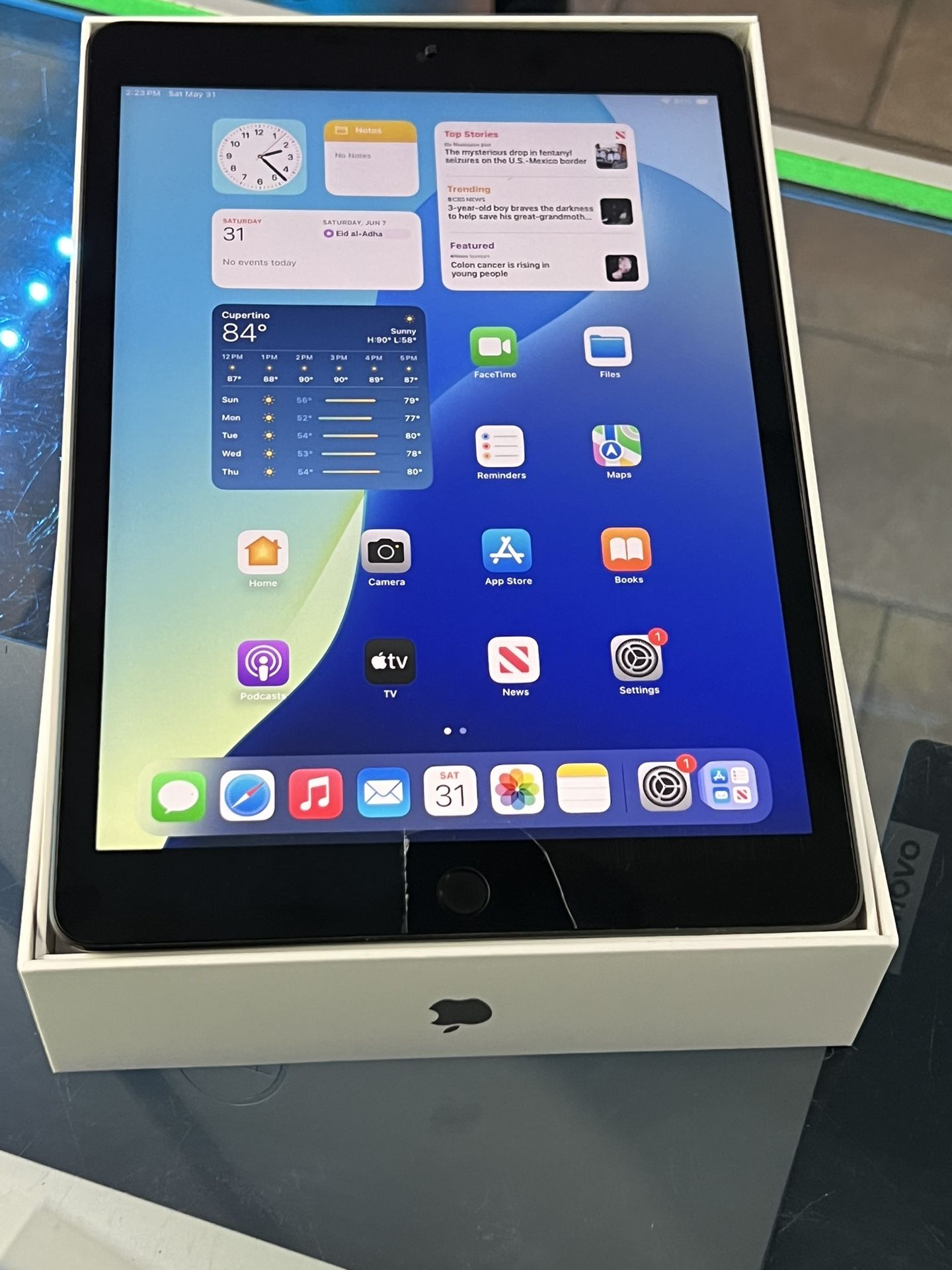 Apple iPad 9th Gen 64GB Wi-Fi . Comes with original box