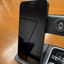 Apple Iphone 12 64gb Black A2172 UNLOCKED