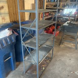 Metal shelving unit