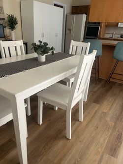 White wooden dining room table 5 piece