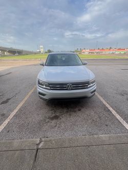 2018 Volkswagen Tiguan S 2.0