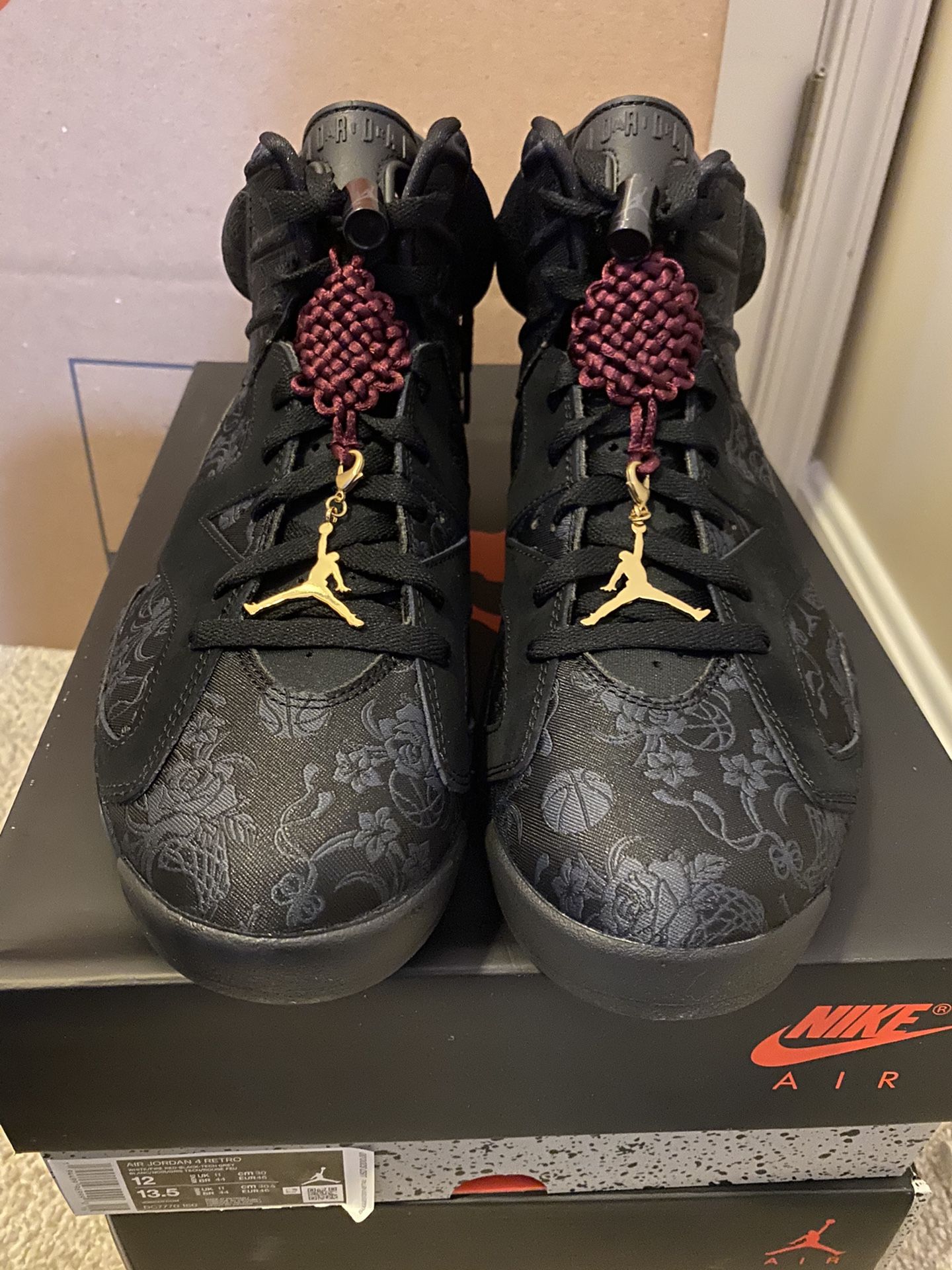 Women’s Jordan Retro 6 (size 11)