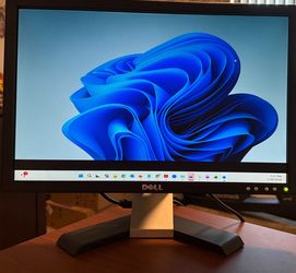 Dell LCD Desktop Monitor with Stand