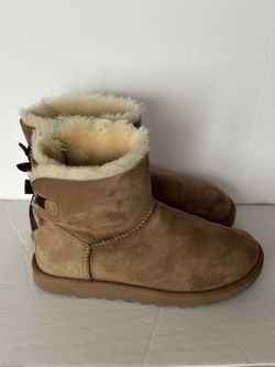 UGG BOOTS DIZE 8