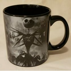DISNEY'S TIM BURTON - THE NIGHTMARE BEFORE CHRISTMAS LARGE 20 OZ MUG NEW.
