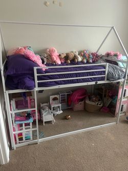 Twin kids bed frame/ loft