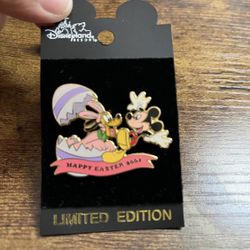 New! Happy Easter - Mickey Mouse & Pluto pin