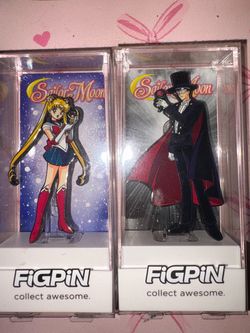Sailor moon & Tuxedo Mask Fig Pin