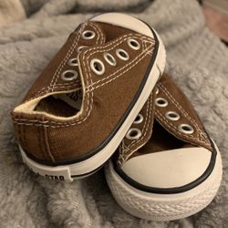 Baby Converse Sz 2 No Strings 