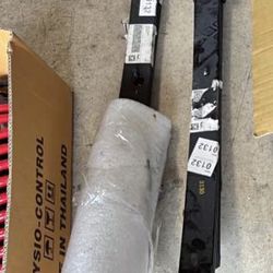 Tacoma 2016-2023 Dobinson’s Leaf Pack 110-R 