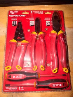 Milwaukee electricians set