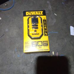 DeWalt 140 Watt Power Inverter