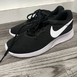 Nike Tanjun Running Shoe