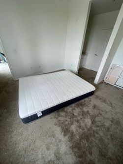 Sleep Soft Queen Size Mattress – Excellent Condition