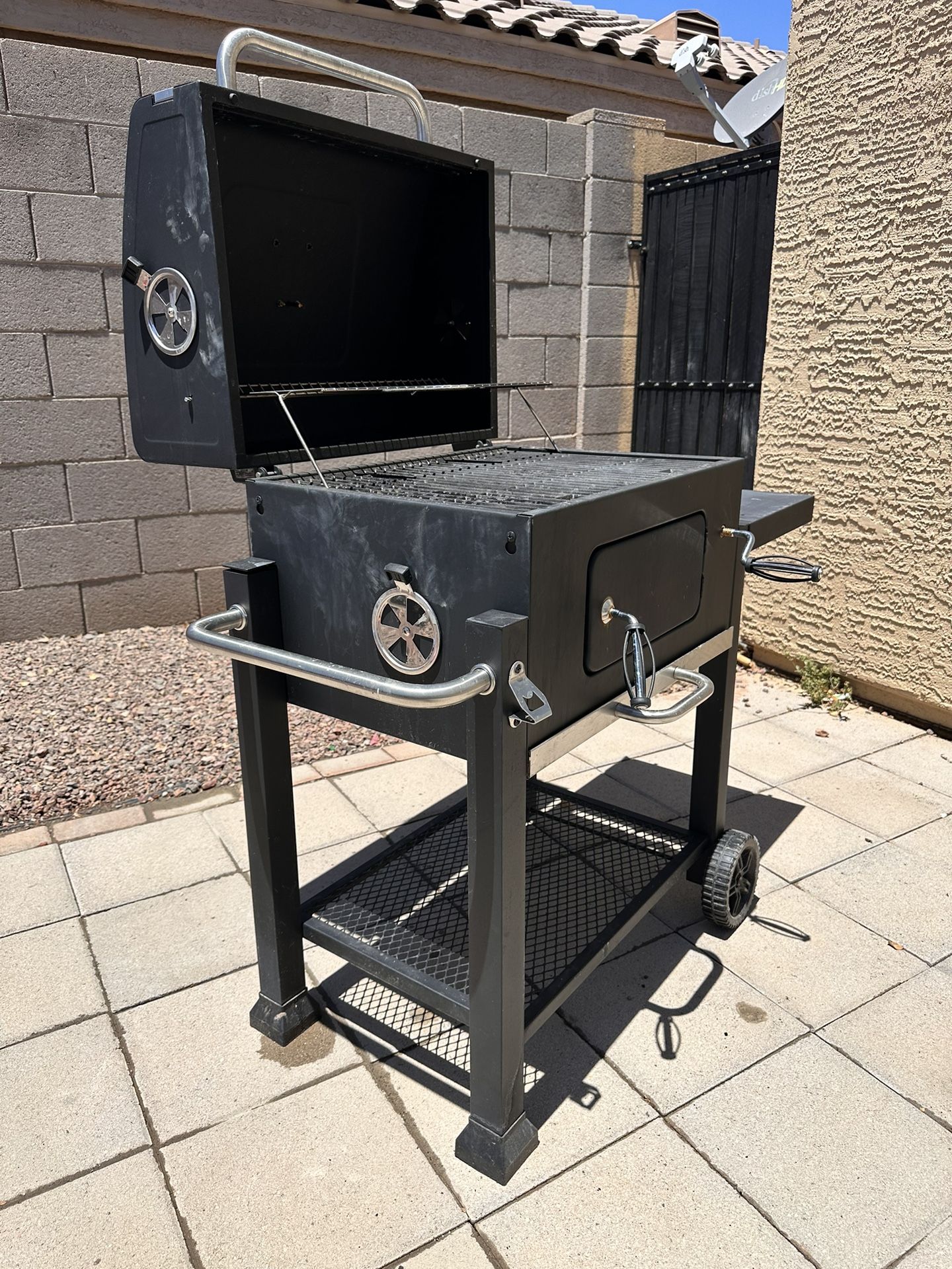 Expert Grill Heavy Duty 24Inch Charcoal Grill for Sale in El Mirage