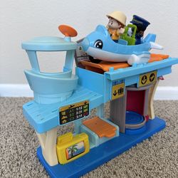 Fisher-Price Little People Everyday Adventures Airport Toddler Playset, Airplane & 3 Play Pieces