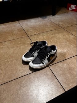 Air Jordan 1 Low Gold swoosh