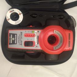 Black & Decker BULLSEYE LASER LEVEL & Stud FINDER w Case BDL 110S