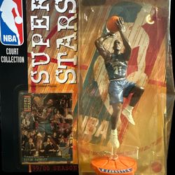 NBA Super Stars Court Collection Kevin Garnett Sports Figure 1999/2000 Season NBA  This item is a sealed collectible, it was pulled from a sealed box 
