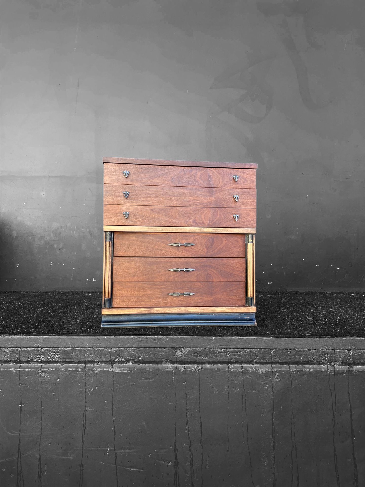 Lovely MCM Mahogany Dresser With Original Hardware