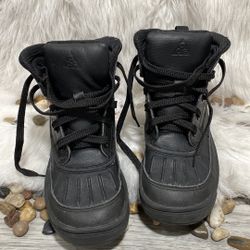 Nike Big Kid ACG Woodside Boots size 1.5 youth