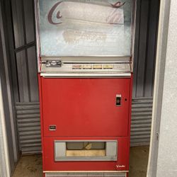 Vintage Coca Cola Machine