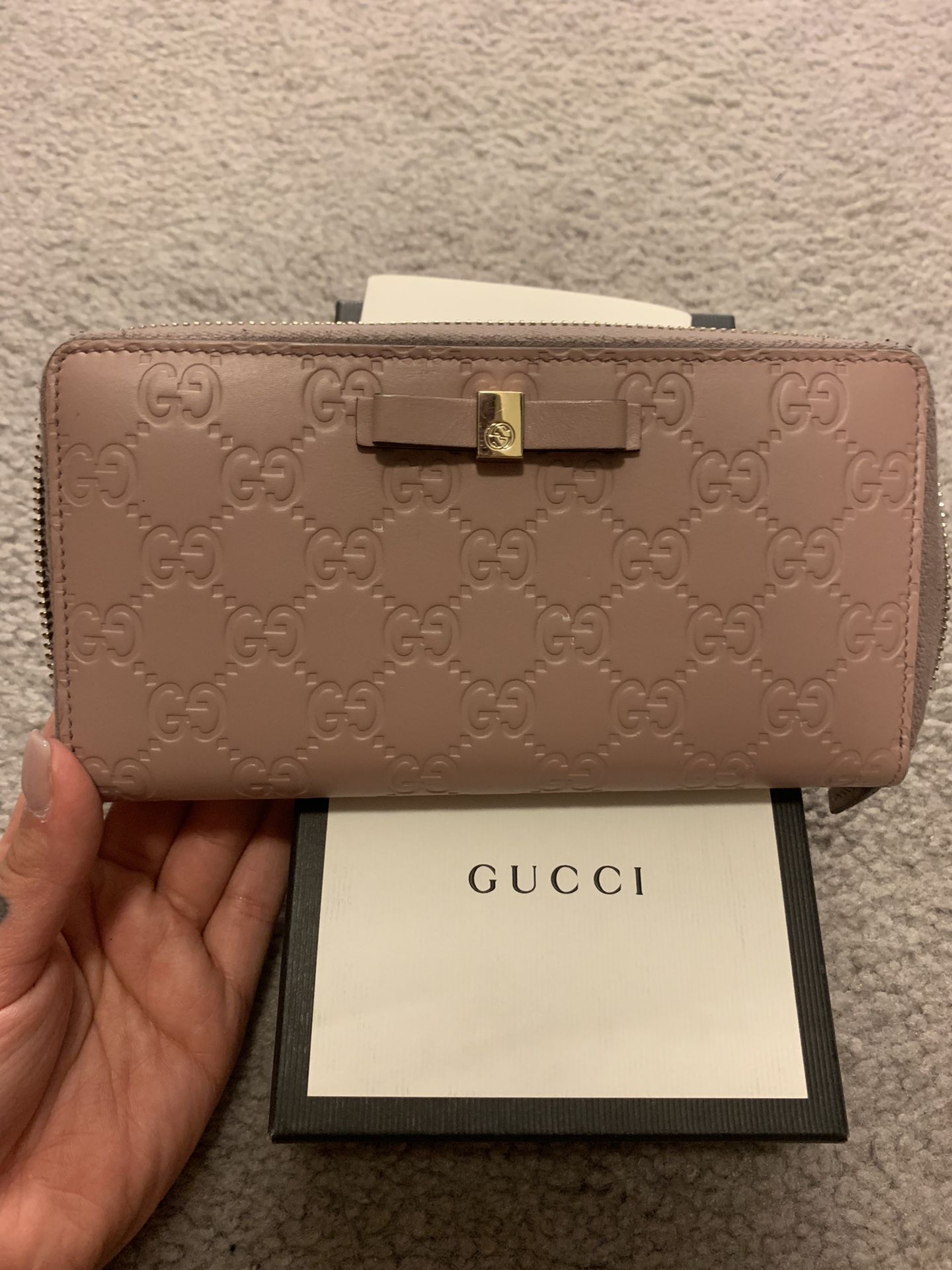 *AUTHENTIC* GUCCI WALLET