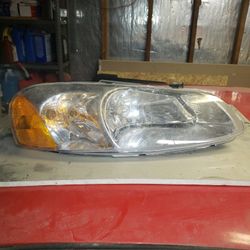 2003-2006 Dodge Stratus Sedan Headlight