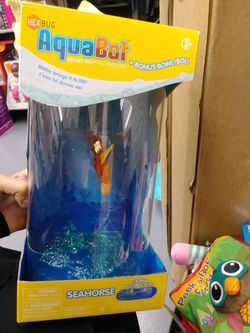 HEXBUG Aquabot Seahorse with Bowl (Colors Vary)