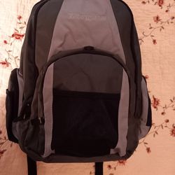 TARGUS Large Multipocket Laptop Backpack. NEW NEVER USED