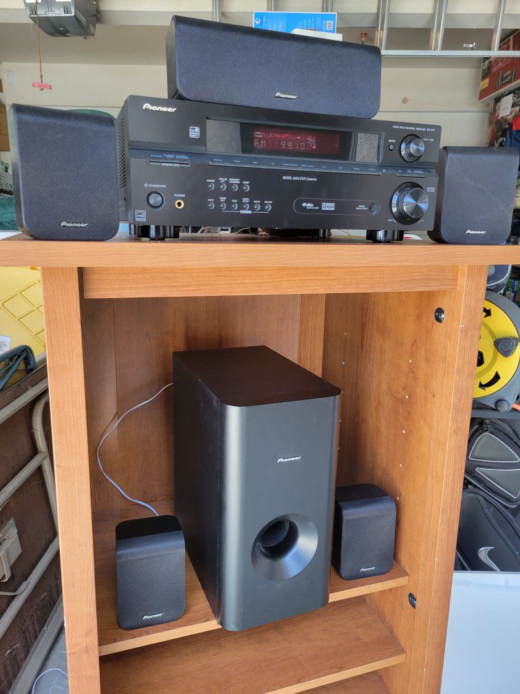 Pioneer Surround Sound Home Stereo Receiver W/ 6 Speakers 