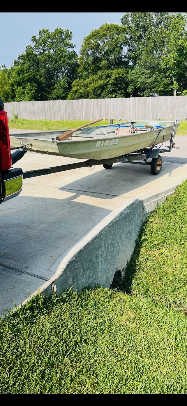 Aluminum Flat Bottom boat for Sale in New Caney, TX OfferUp