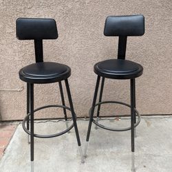 4 Bar Stools 20 Dlls Each