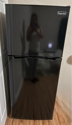 Magic Chef 9.9 cu. ft. Refrigerator