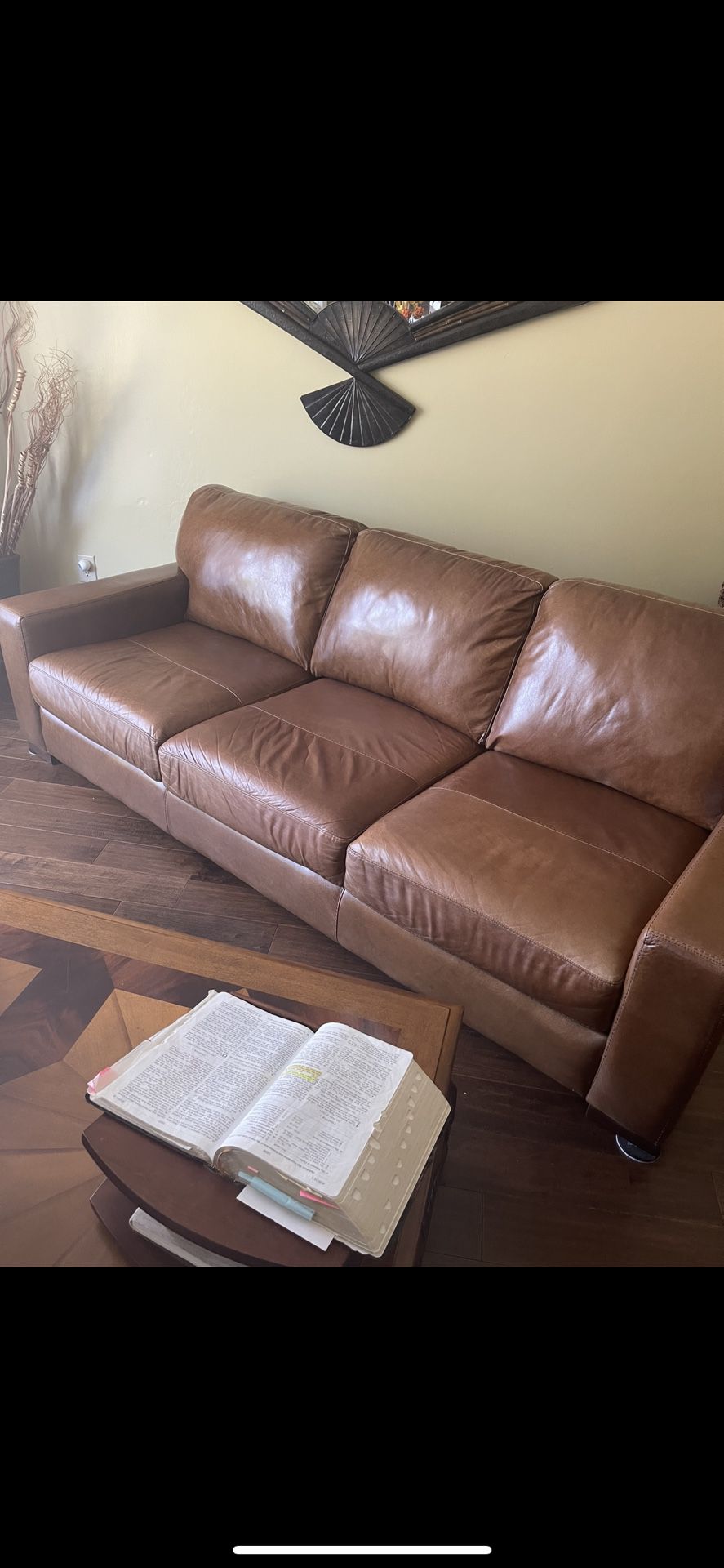 Fully Italian Leather Sofa Excellent Condition 
