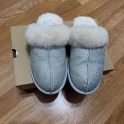 UGG Slippers Silver Glitter Women’s Size 8 With Box