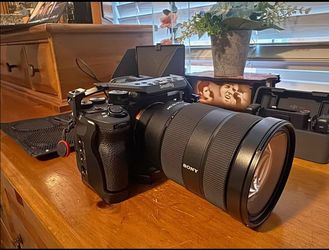 Sony A7 IV Camera (Bundle)
