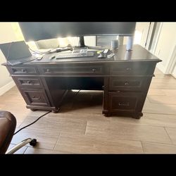 Woden Executive Desk