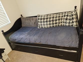 Bedroom bed