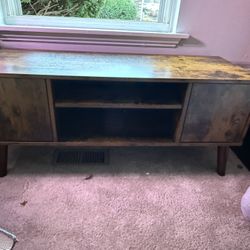 4 Table Set. 