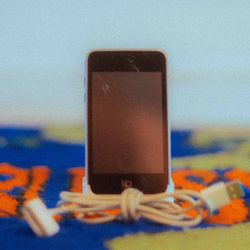 Apple iPod Touch Black - 2nd Gen - 16GB