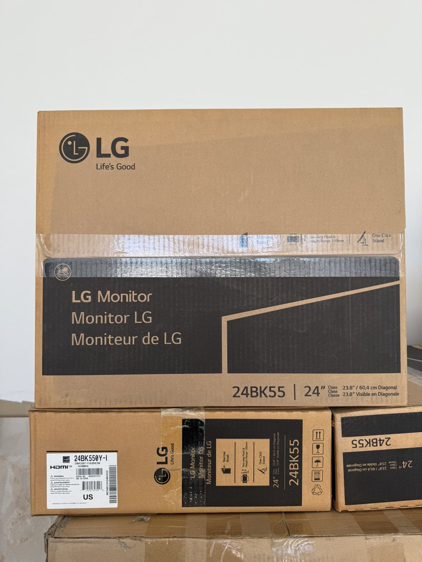 LG Monitors 24”